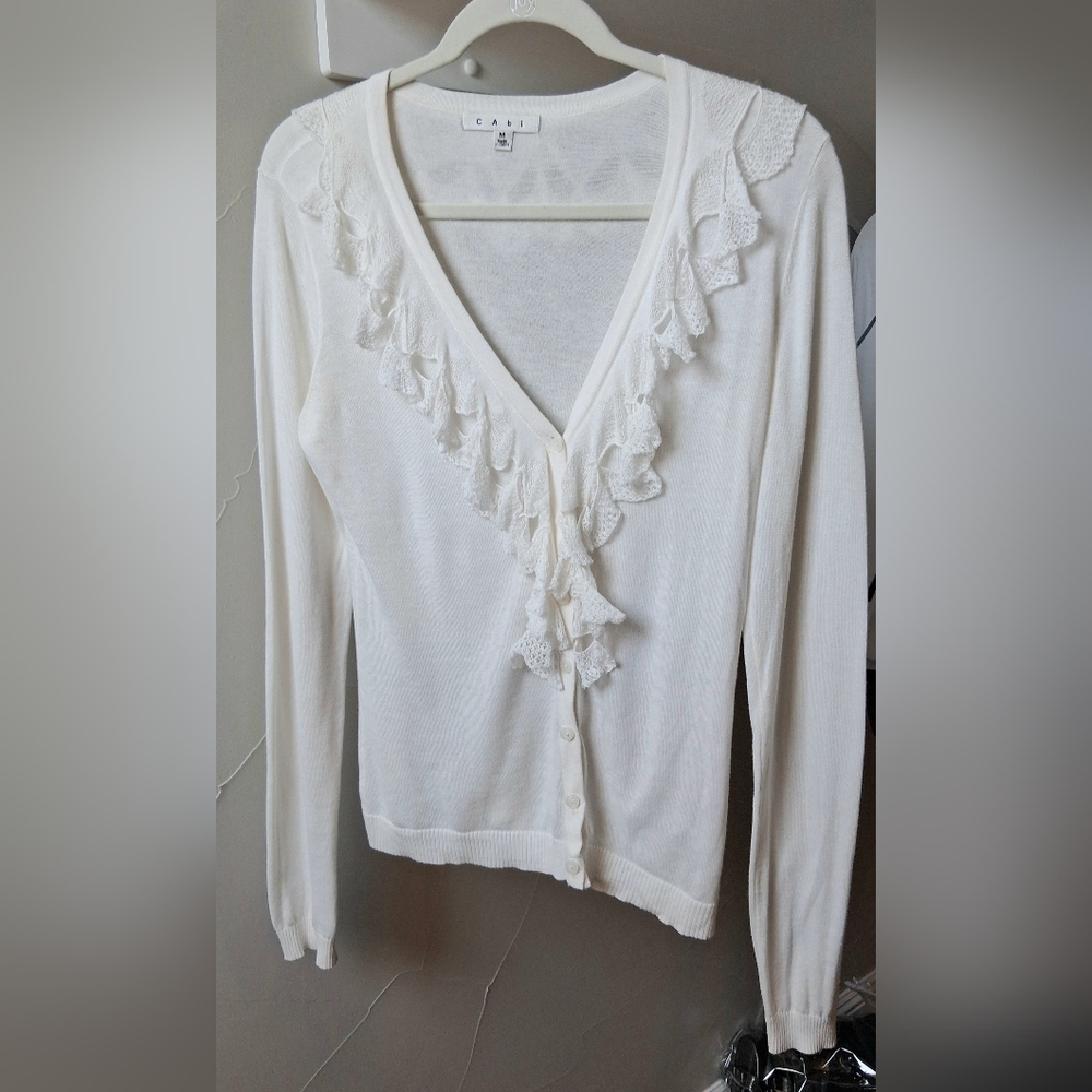 Cabi Cascade Ruffle White Cardigan Size M - Picture 2 of 8